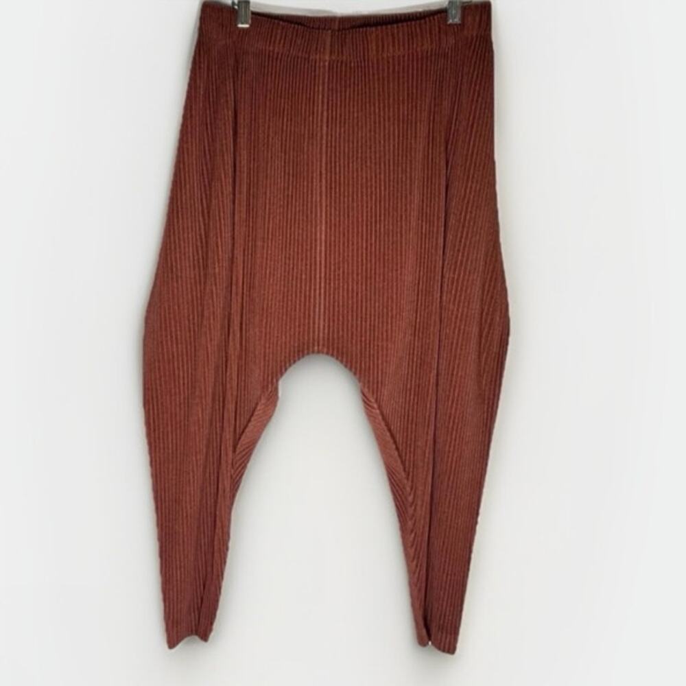 NEW  Issey Miyake Homme Plissé  Pleated Tapered Pants
